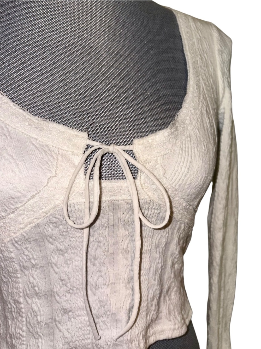 Edikted White Textured Tie Front Crop Top Long Sleeve Size S - Picture 3 of 11